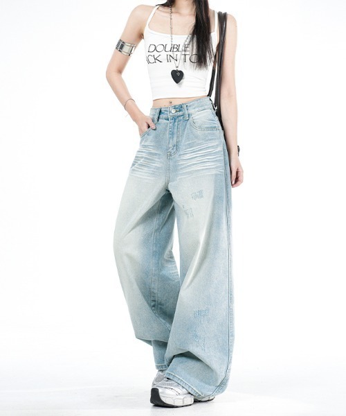 AMAJI(アマジ)の「裾ダメージ加工 デニム ワイドストレートパンツ(デニムパンツ・レディース・ライトブルー・SMALL/MEDIUM/LARGE/X-LARGE)」の4枚目の写真