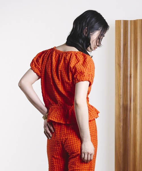 ROSE BUD(ローズバッド)の「GINGHAM PUFF SLEEVE TOP(シャツ/ブラウス・レディース・ブラック/オレンジ・ONE SIZE)」の4枚目の写真