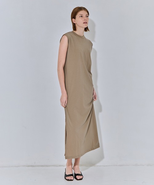ATON（エイトン）の「【ATON/エイトン】FRESCA NUBUCK TANK TOP DRESS/ヌバックタンクトップドレス/ノースリーブワンピース（ワンピース・レディース・ベージュ/チャコールグレー/オフホワイト・2/1）」の8枚目の写真