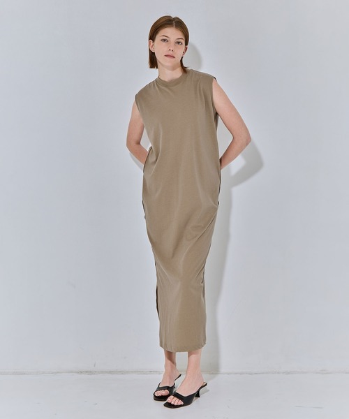 ATON（エイトン）の「【ATON/エイトン】FRESCA NUBUCK TANK TOP DRESS/ヌバックタンクトップドレス/ノースリーブワンピース（ワンピース・レディース・ベージュ/チャコールグレー/オフホワイト・2/1）」の7枚目の写真
