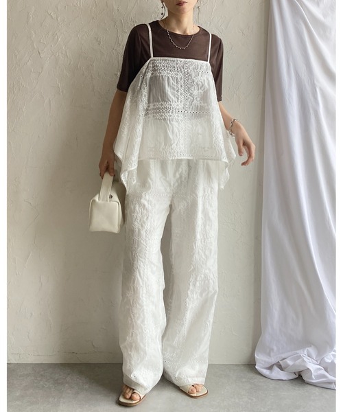 She's Closet(シーズクローゼット)の「花柄 刺繍 レース エンブロイダリー キャミソール ビスチェ ワイドパンツ セットアップ(セットアップ・レディース・オフホワイト/ブラック・FREE)」の4枚目の写真