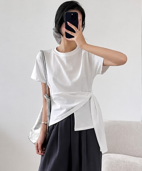 ammy.(エイミードット)の「【 ammy. / エイミードット 】 アシンメトリー ラップ デザイン Tシャツ(Tシャツ/カットソー・レディース・イエロー/ホワイト/ブラック・M/L)」の1枚目の写真