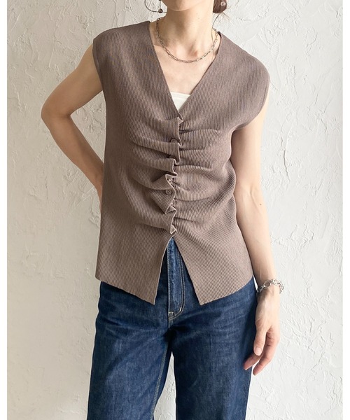 She's Closet(シーズクローゼット)の「フロントギャザー ノースリーブ 深Vネック 前ボタン サマー リブニット トップス(ニット/セーター・レディース・ブラック/ボルドー/アイボリー/グレイッシュベージュ・FREE)」の22枚目の写真