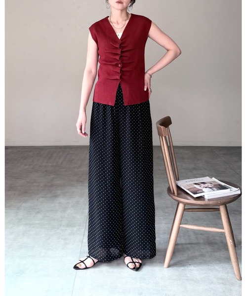 She's Closet(シーズクローゼット)の「フロントギャザー ノースリーブ 深Vネック 前ボタン サマー リブニット トップス(ニット/セーター・レディース・ブラック/ボルドー/アイボリー/グレイッシュベージュ・FREE)」の15枚目の写真