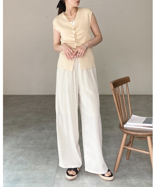 She's Closet(シーズクローゼット)の「フロントギャザー ノースリーブ 深Vネック 前ボタン サマー リブニット トップス(ニット/セーター・レディース・ブラック/ボルドー/アイボリー/グレイッシュベージュ・FREE)」の8枚目の写真