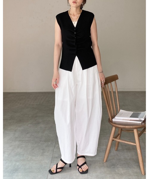She's Closet(シーズクローゼット)の「フロントギャザー ノースリーブ 深Vネック 前ボタン サマー リブニット トップス(ニット/セーター・レディース・ブラック/ボルドー/アイボリー/グレイッシュベージュ・FREE)」の12枚目の写真