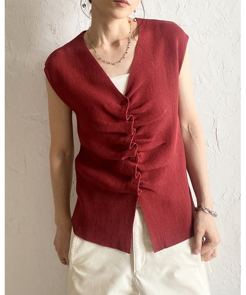 She's Closet(シーズクローゼット)の「フロントギャザー ノースリーブ 深Vネック 前ボタン サマー リブニット トップス(ニット/セーター・レディース・ブラック/ボルドー/アイボリー/グレイッシュベージュ・FREE)」の13枚目の写真