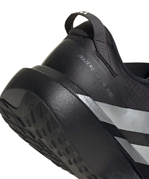 adidas(アディダス)の「adidas/アディダス ランニングシューズ ADIZERO EVO SL ATR M アディゼロ エヴォ KK2683(スニーカー・メンズ・ブラック×シルバー・27.5cm/27.0cm/26.5cm/26.0cm/25.5cm/29.0cm/28.5cm/28.0cm)」の5枚目の写真