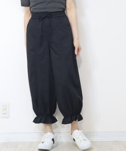 DISKEEN SURE(ディスキーンシュアー)の「360度可愛さ抜群!裾フリル バルーンパンツ ワイドパンツ(その他パンツ・レディース・ベージュ/ブラック/ホワイト・FREE)」の2枚目の写真