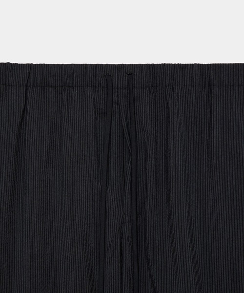 CONZ(コンズ)の「WIDE CYLINDER FIT EASY PANTS(スラックス・メンズ・ブラック・2/1)」の5枚目の写真