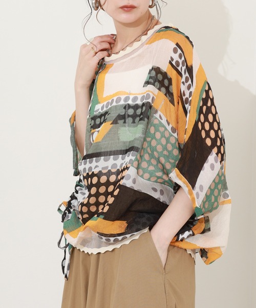 crossi（クロッシー）の「総柄サイドリボンドルマンブラウス 半端袖（シャツ/ブラウス・レディース・イエロー/グリーン・FREE）」の17枚目の写真