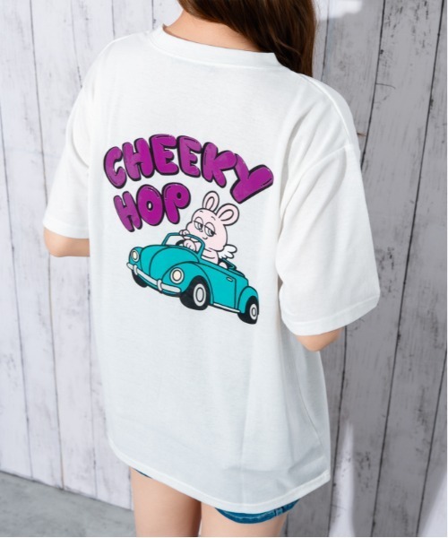 GORGE(ゴージ)の「《うさぎキャラ×バックプリント》Tシャツ/ストリート×カジュアル/春夏/全3色(Tシャツ/カットソー・レディース・ブラック/オフホワイト/チャコール・F)」の1枚目の写真