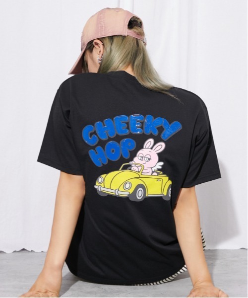 GORGE(ゴージ)の「《うさぎキャラ×バックプリント》Tシャツ/ストリート×カジュアル/春夏/全3色(Tシャツ/カットソー・レディース・ブラック/オフホワイト/チャコール・F)」の2枚目の写真