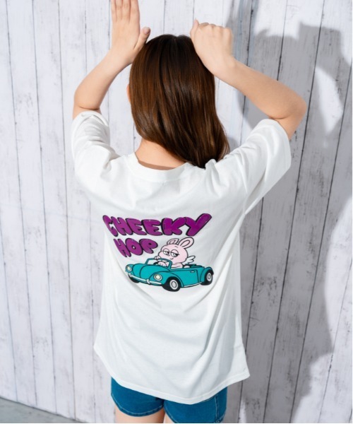 GORGE(ゴージ)の「《うさぎキャラ×バックプリント》Tシャツ/ストリート×カジュアル/春夏/全3色(Tシャツ/カットソー・レディース・ブラック/オフホワイト/チャコール・F)」の18枚目の写真
