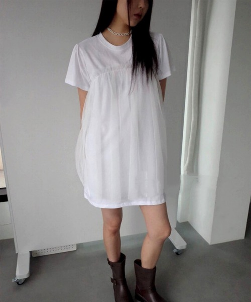 LYEON(リヨン)の「チュールレイヤードTシャツミニワンピース(ワンピース・レディース・チャコールグレー/オフホワイト/ブラック・FREE)」の2枚目の写真