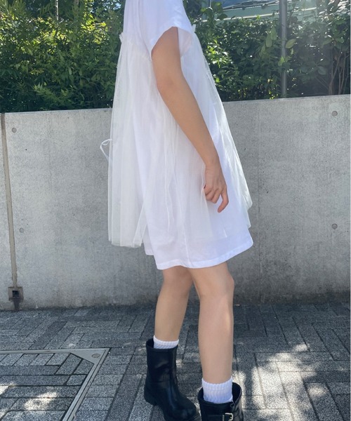 LYEON(リヨン)の「チュールレイヤードTシャツミニワンピース(ワンピース・レディース・チャコールグレー/オフホワイト/ブラック・FREE)」の8枚目の写真