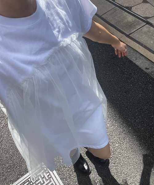 LYEON(リヨン)の「チュールレイヤードTシャツミニワンピース(ワンピース・レディース・チャコールグレー/オフホワイト/ブラック・FREE)」の17枚目の写真