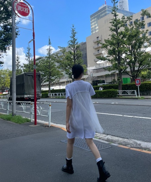 LYEON(リヨン)の「チュールレイヤードTシャツミニワンピース(ワンピース・レディース・チャコールグレー/オフホワイト/ブラック・FREE)」の13枚目の写真