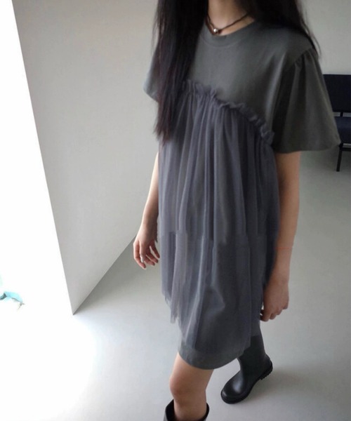 LYEON(リヨン)の「チュールレイヤードTシャツミニワンピース(ワンピース・レディース・チャコールグレー/オフホワイト/ブラック・FREE)」の21枚目の写真
