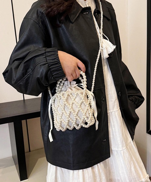VIBGYOR(ヴィブジョー)の「Mignonjour/パール ビーズ2WAYミニバッグ M2946(ショルダーバッグ・レディース・ブラック/ホワイト・FREE)」の6枚目の写真