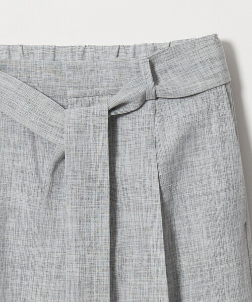 UNITED ARROWS(ユナイテッドアローズ)の「ハケメ ライク テーパードパンツ ‐ウォッシャブル‐(スラックス・レディース・ネイビー/その他1/ロイヤルブルー・38/36)」の19枚目の写真