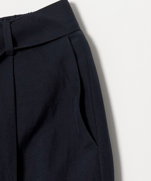 UNITED ARROWS(ユナイテッドアローズ)の「ハケメ ライク テーパードパンツ ‐ウォッシャブル‐(スラックス・レディース・ネイビー/その他1/ロイヤルブルー・38/36)」の6枚目の写真