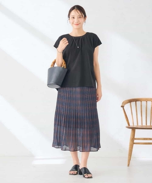a.v.v(アーヴェヴェ)の「【洗える】チェックプリーツスカート(スカート・レディース・ネイビー/アイボリー・38/40)」の5枚目の写真