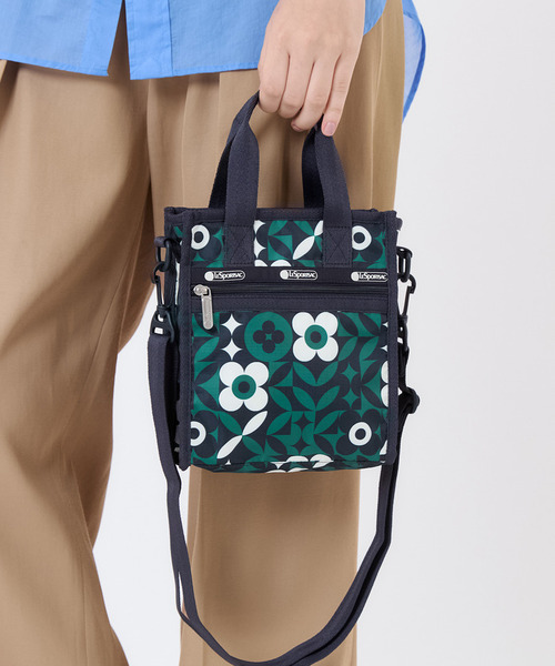 LeSportsac（レスポートサック）の「MINI N/S TOTE ボタニックタイル（ショルダーバッグ・レディース・グリーン・FREE）」の2枚目の写真