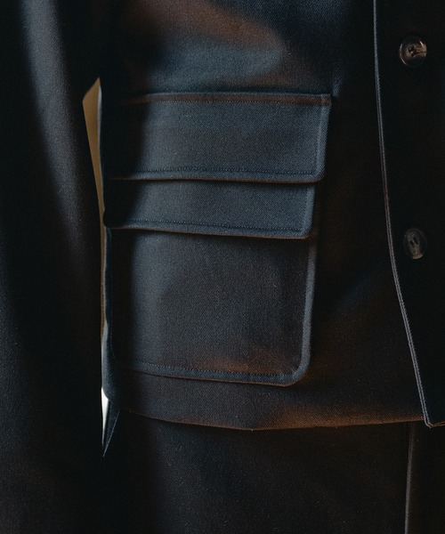 Regen Glanz（レーゲングランツ）の「Asymmetric Faux Double Pocket Jacket / アシメントリックフェイクダブルポケットジャケット（ブルゾン・メンズ・ブラック・MEDIUM/LARGE/SMALL）」の2枚目の写真