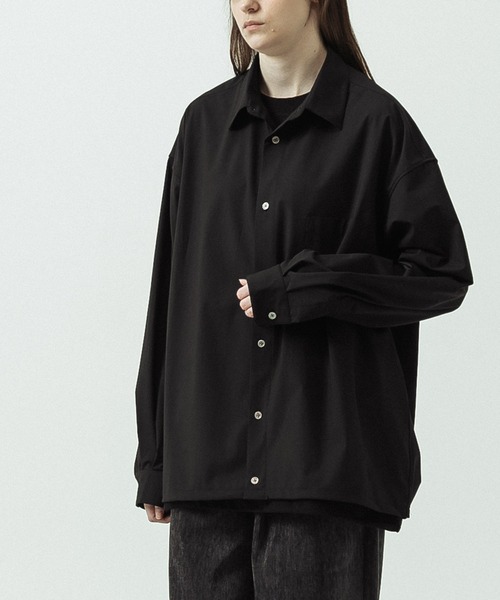 SLICK（スリック）の「【SLICK/スリック】T/R Stretch Gabardine Drawstring Shirt/T/R ストレッチギャバジンドローストリングシャツ/オーバーサイズ/リラックス（シャツ/ブラウス・メンズ・ブラック/ブラウン/チャコールグレー・1/3/2）」の2枚目の写真