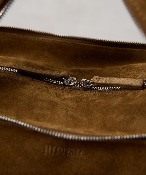 Whim Gazette(ウィムガゼット)の「【LITKOVSKA】別注ZIP BAG(ハンドバッグ・レディース・キャメル・FREE)」の10枚目の写真