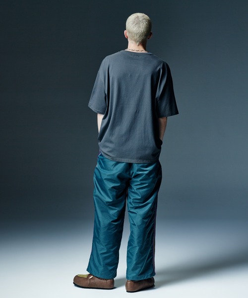 glamb(グラム)の「Baggy Nylon Track Pants / バギーナイロントラックパンツ(その他パンツ・メンズ・ブラック/ブルー・M/L/S)」の9枚目の写真