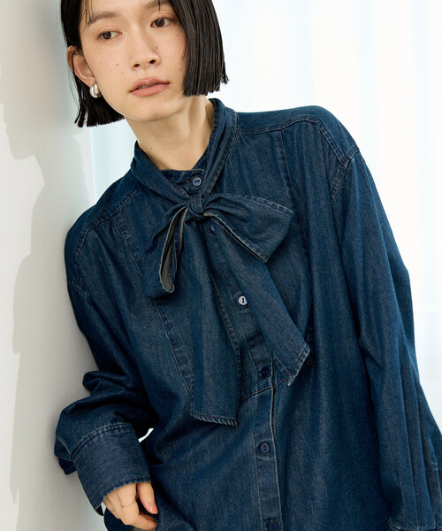 FREAK'S STORE(フリークスストア)の「リヨセル ボウタイブラウス/デニムシャツ(シャツ/ブラウス・レディース・ネイビー/ブラック/ブルー・フリ-)」の4枚目の写真