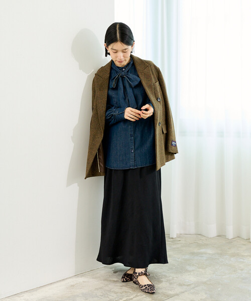 FREAK'S STORE(フリークスストア)の「リヨセル ボウタイブラウス/デニムシャツ(シャツ/ブラウス・レディース・ネイビー/ブラック/ブルー・フリ-)」の6枚目の写真