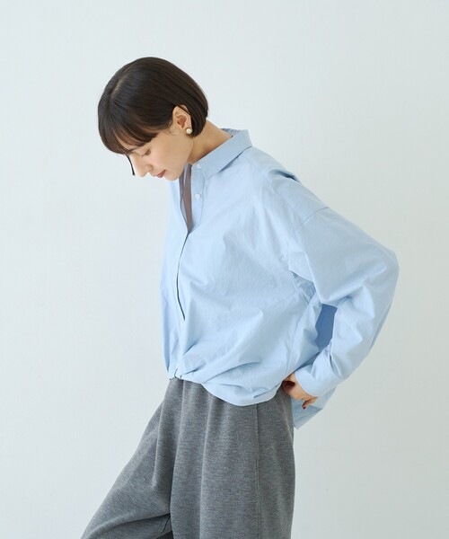 Rouge vif Anna(ルージュヴィフアンナ)の「ポリエステルコットンツイストシャツ(シャツ/ブラウス・レディース・ホワイト/サックスブルー/グレイッシュベージュ・フリー)」の8枚目の写真