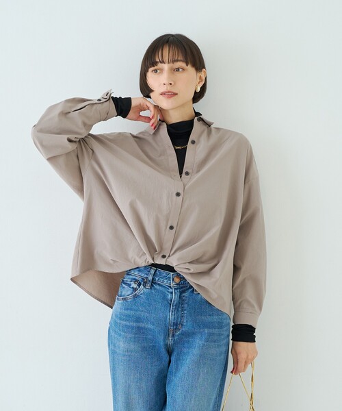 Rouge vif Anna(ルージュヴィフアンナ)の「ポリエステルコットンツイストシャツ(シャツ/ブラウス・レディース・ホワイト/サックスブルー/グレイッシュベージュ・フリー)」の17枚目の写真