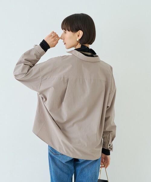 Rouge vif Anna(ルージュヴィフアンナ)の「ポリエステルコットンツイストシャツ(シャツ/ブラウス・レディース・ホワイト/サックスブルー/グレイッシュベージュ・フリー)」の19枚目の写真