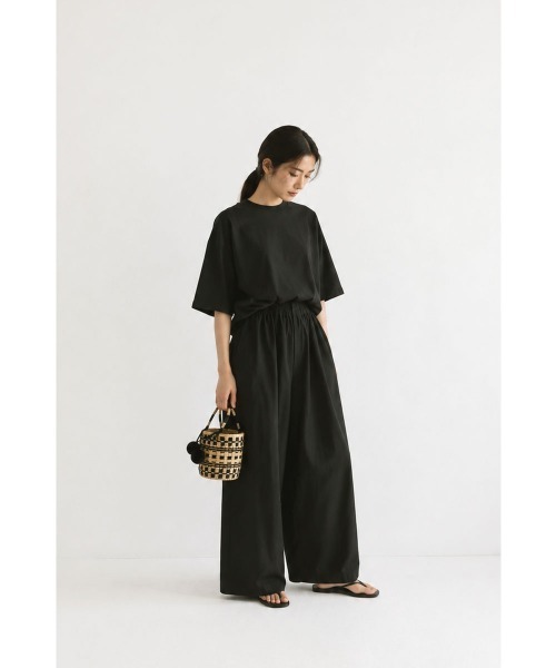 marjour（マージュール）の「WIDE GATHER EASY PANTS（その他パンツ・レディース・ブラック/ホワイト・M）」の3枚目の写真