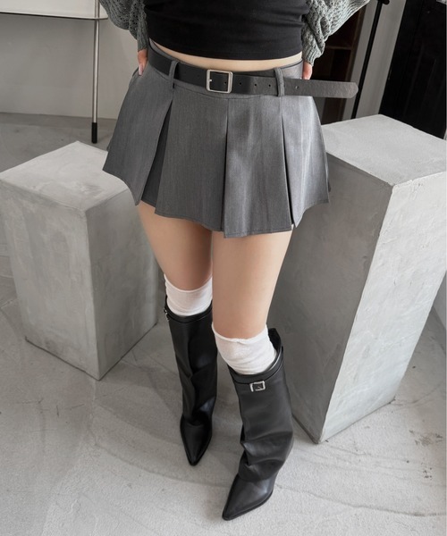 jiasecond.(ジアセカンド)の「【jiasecond.】ベルト付きプリーツスカパン / ボトムス パンツ ベルト プリーツ ミニ ブラック グレー ZOZOTOWN限定(その他パンツ・レディース・グレー/ブラック・FREE)」の2枚目の写真
