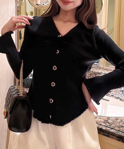 Ada.(エイダ)の「フロントリボン ハートボタン Vネック リブ ニット(ニット/セーター・レディース・グレー/ホワイト/ブラック・FREE)」の6枚目の写真