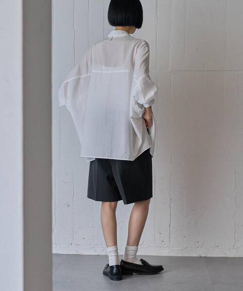 for/c（フォーシー）の「オーバーサイズシャツ【サスティナブル】（シャツ/ブラウス・レディース・スミクロ/オフホワイト・M/L）」の6枚目の写真