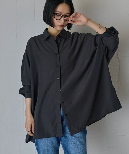 for/c（フォーシー）の「オーバーサイズシャツ【サスティナブル】（シャツ/ブラウス・レディース・スミクロ/オフホワイト・M/L）」の2枚目の写真