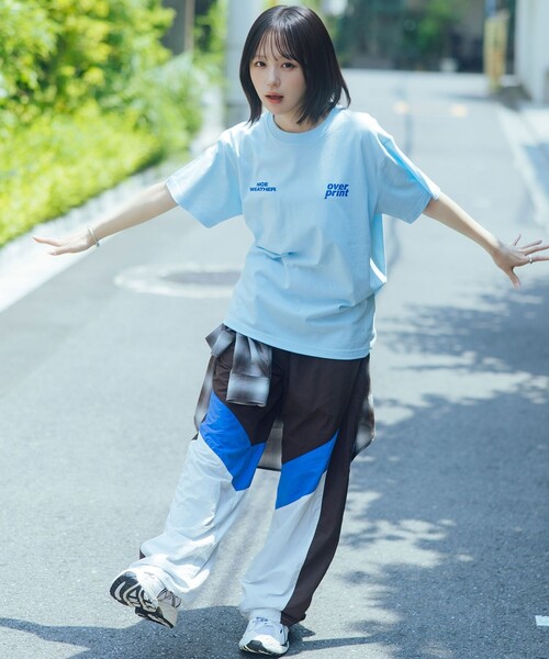 NICE WEATHER(ナイスウェザー)の「【別注】<over print × なえなの>プリント Tシャツ/COTOH(Tシャツ/カットソー・レディース・ブラック/ライトブルー/ホワイト・L/M/S)」の11枚目の写真