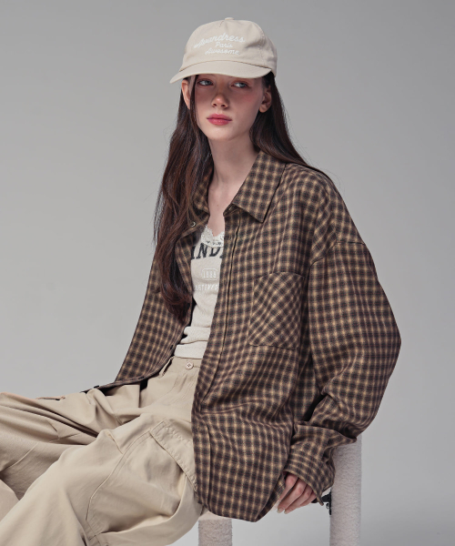 AVANDRESS(アバンドレス )の「ヒールチェックシャツ_4COL(シャツ/ブラウス・レディース・チャコールグレー/ネイビー/バーガンディー/ダークベージュ・MEDIUM/LARGE/X-LARGE)」の6枚目の写真