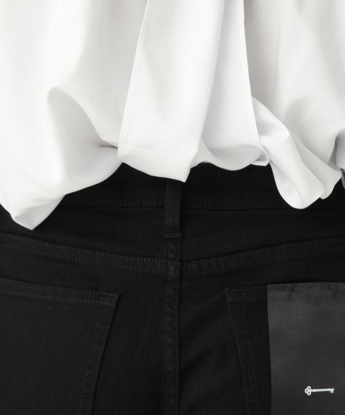 A part by（アパートバイ）の「デニムスリムパンツ 730023 （デニムパンツ・レディース・ブルー/ブラック/ネイビー・SMALL/LARGE/MEDIUM）」の15枚目の写真