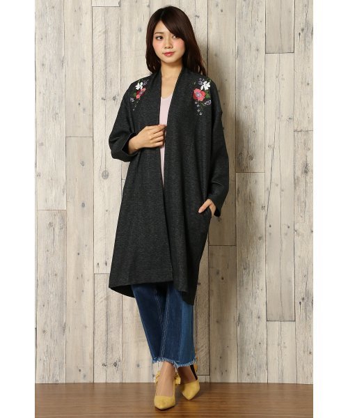 VENCEEXCHANGE（ヴァンスエクスチェンジ）の「刺繍ダブルフェイスガウン               （カーディガン/ボレロ・レディース・ブラック/ネイビー/グレー/ピンク・MEDIUM）」の2枚目の写真