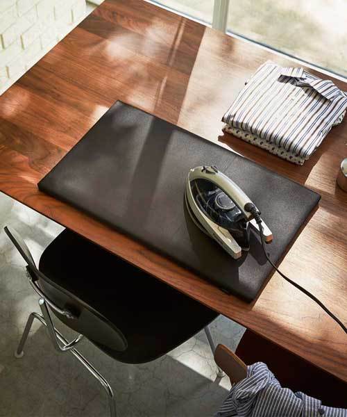 tower（タワー）の「tower (タワー) 平型アイロン台（ランドリーグッズ・レディース・ブラック/ホワイト・ONE SIZE）」の2枚目の写真