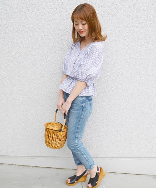 Khaju(カージュ)の「Khaju:2WAYカシュクールブラウス②◇(シャツ/ブラウス・レディース・ブラック/ライトブルー/ホワイト/ネイビー・ONE SIZE)」の7枚目の写真