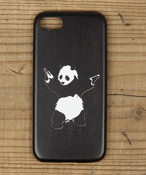 Rocky Monroe（ロッキーモンロー）の「バンクシーアートiPhone8 ケース（スマホケース/カバー・メンズ・その他5/その他13/その他21/その他29/H/その他30/その他3/その他11/その他19/その他27/F/N/その他1/その他9/その他17/その他25/D/L/その他34/その他/その他8/その他16/その他24/C/K/その他33/その他7/その他15/その他23/B/J/その他32/その他6/その他14/その他22/A/I/その他31/その他2/その他10/その他18/その他26/E/M/その他4/その他12/その他20/その他28/G/O・ONE SIZE）」の7枚目の写真