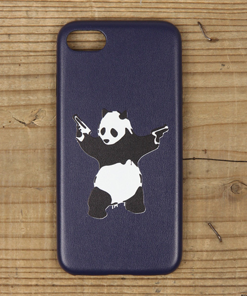 Rocky Monroe（ロッキーモンロー）の「バンクシーアートiPhone8 ケース（スマホケース/カバー・メンズ・その他5/その他13/その他21/その他29/H/その他30/その他3/その他11/その他19/その他27/F/N/その他1/その他9/その他17/その他25/D/L/その他34/その他/その他8/その他16/その他24/C/K/その他33/その他7/その他15/その他23/B/J/その他32/その他6/その他14/その他22/A/I/その他31/その他2/その他10/その他18/その他26/E/M/その他4/その他12/その他20/その他28/G/O・ONE SIZE）」の8枚目の写真